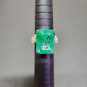 Green lab created Spinel💚